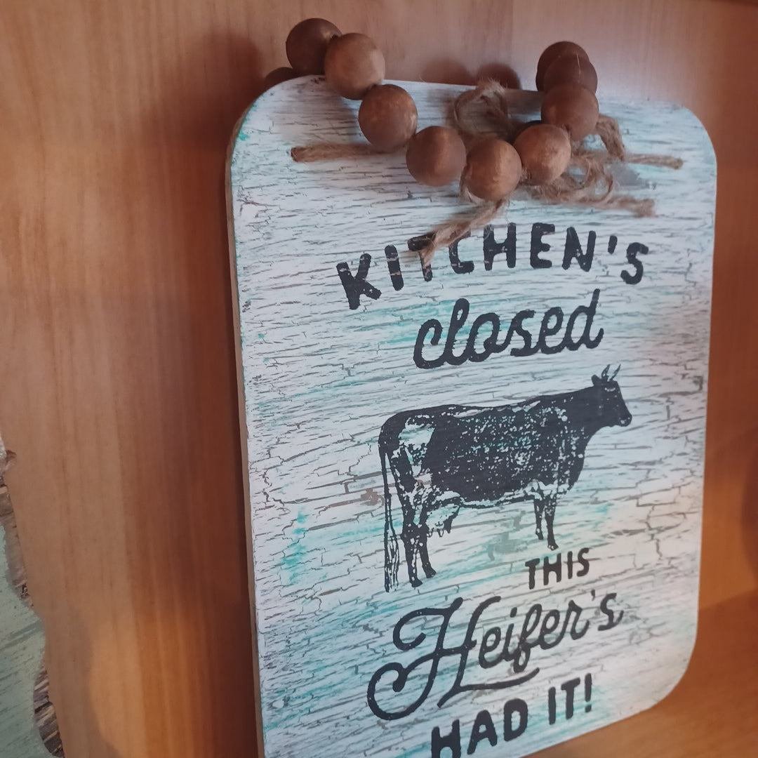 Kitchens closed sign