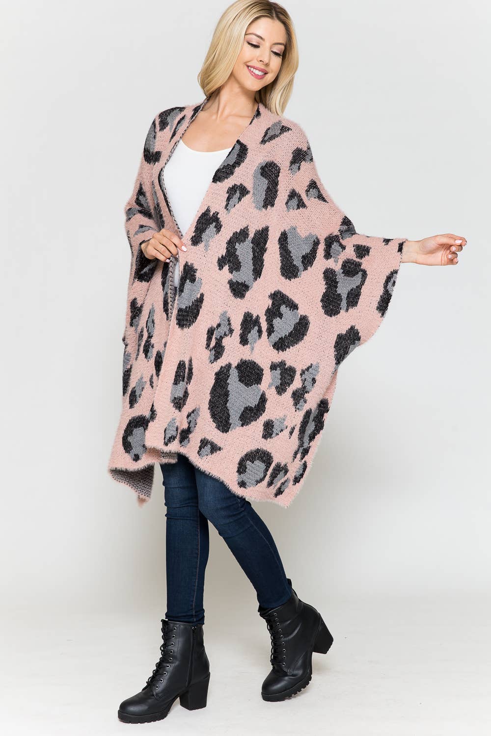 Chloe's Leo || Eyelash Detailed Leopard Print Kimono