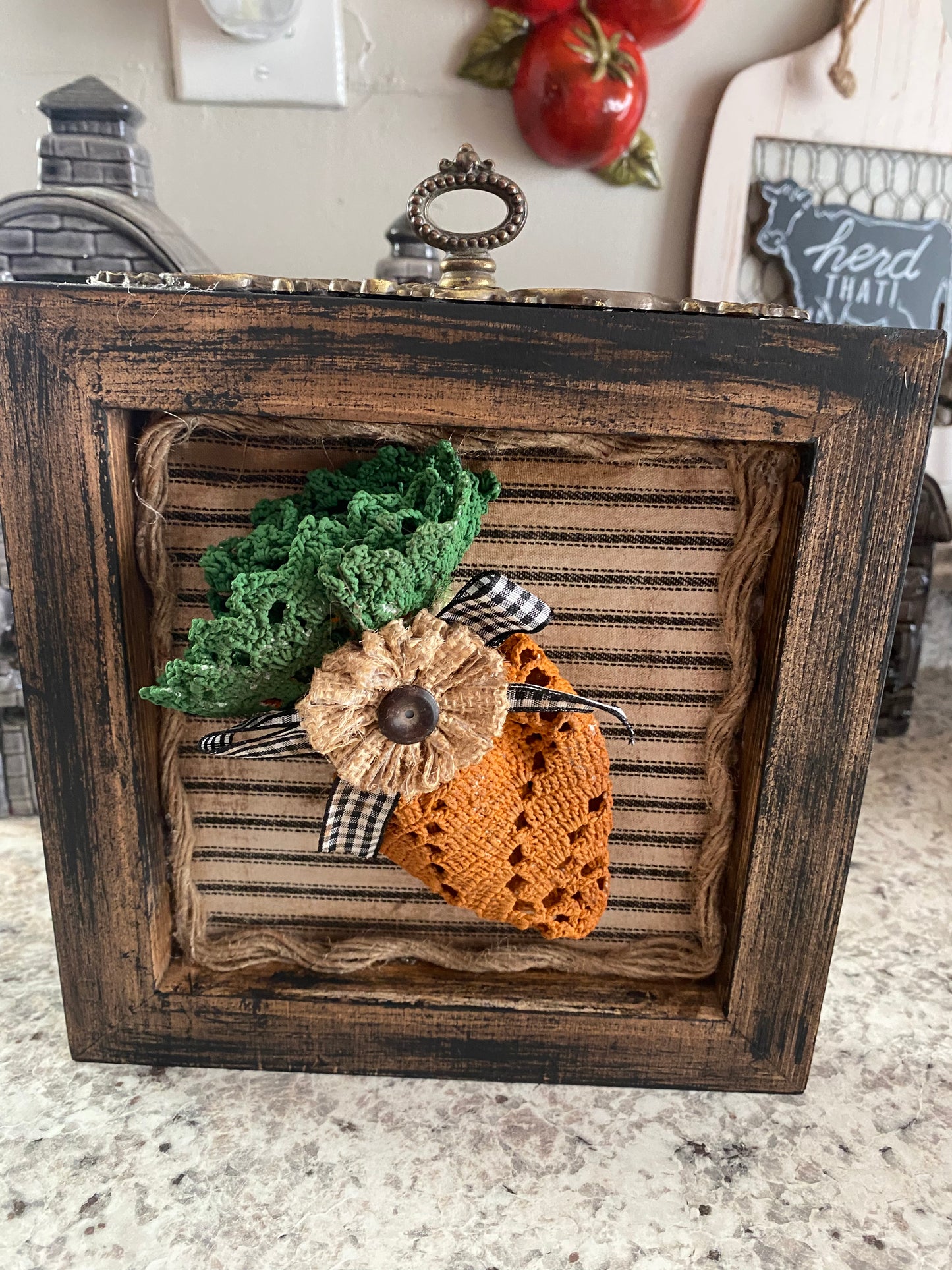 Wood framed carrot shelf sitter