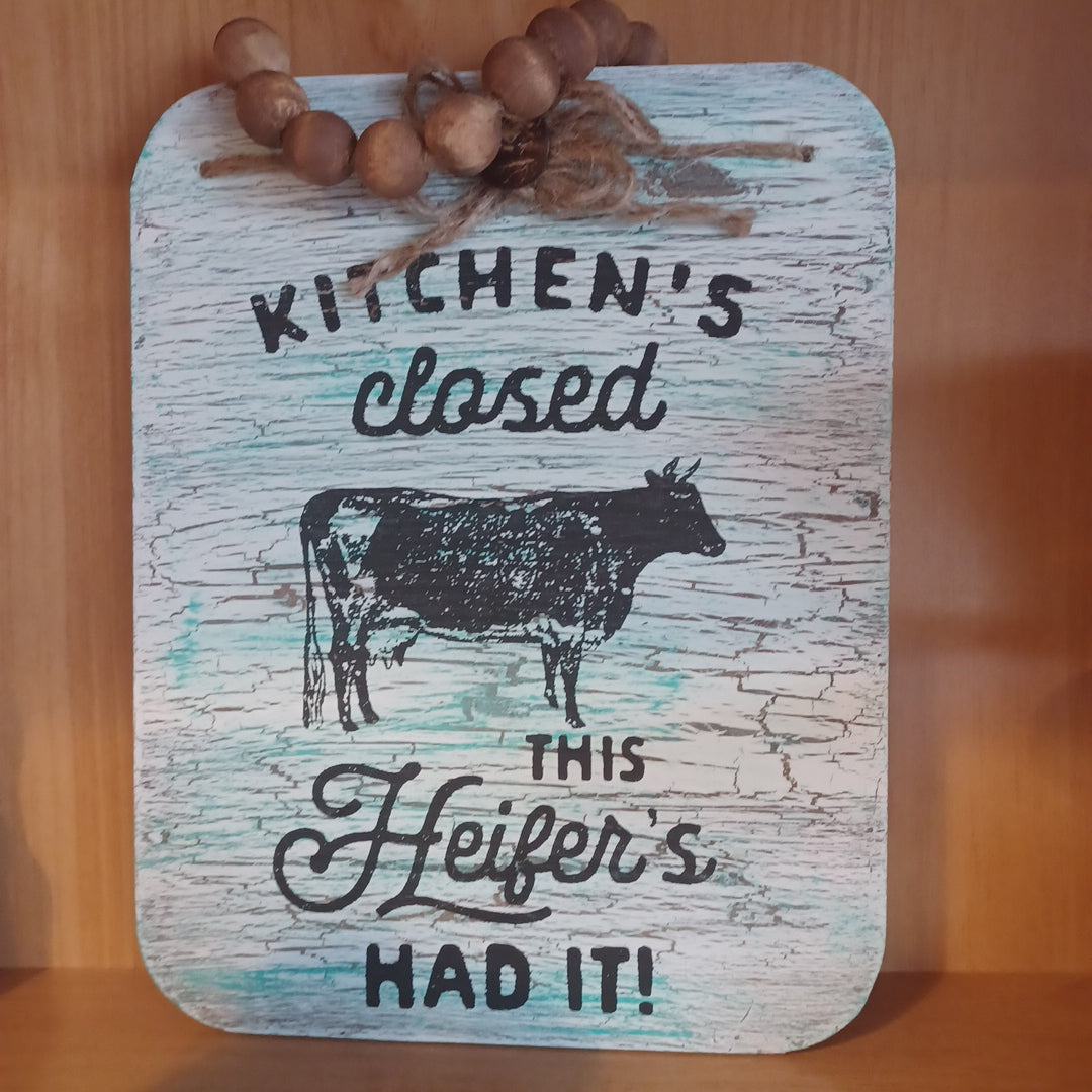 Kitchens closed sign