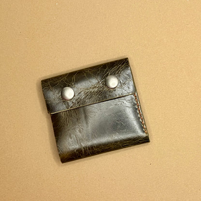 Wide Leather Vertical Trifold Wallet (olive)