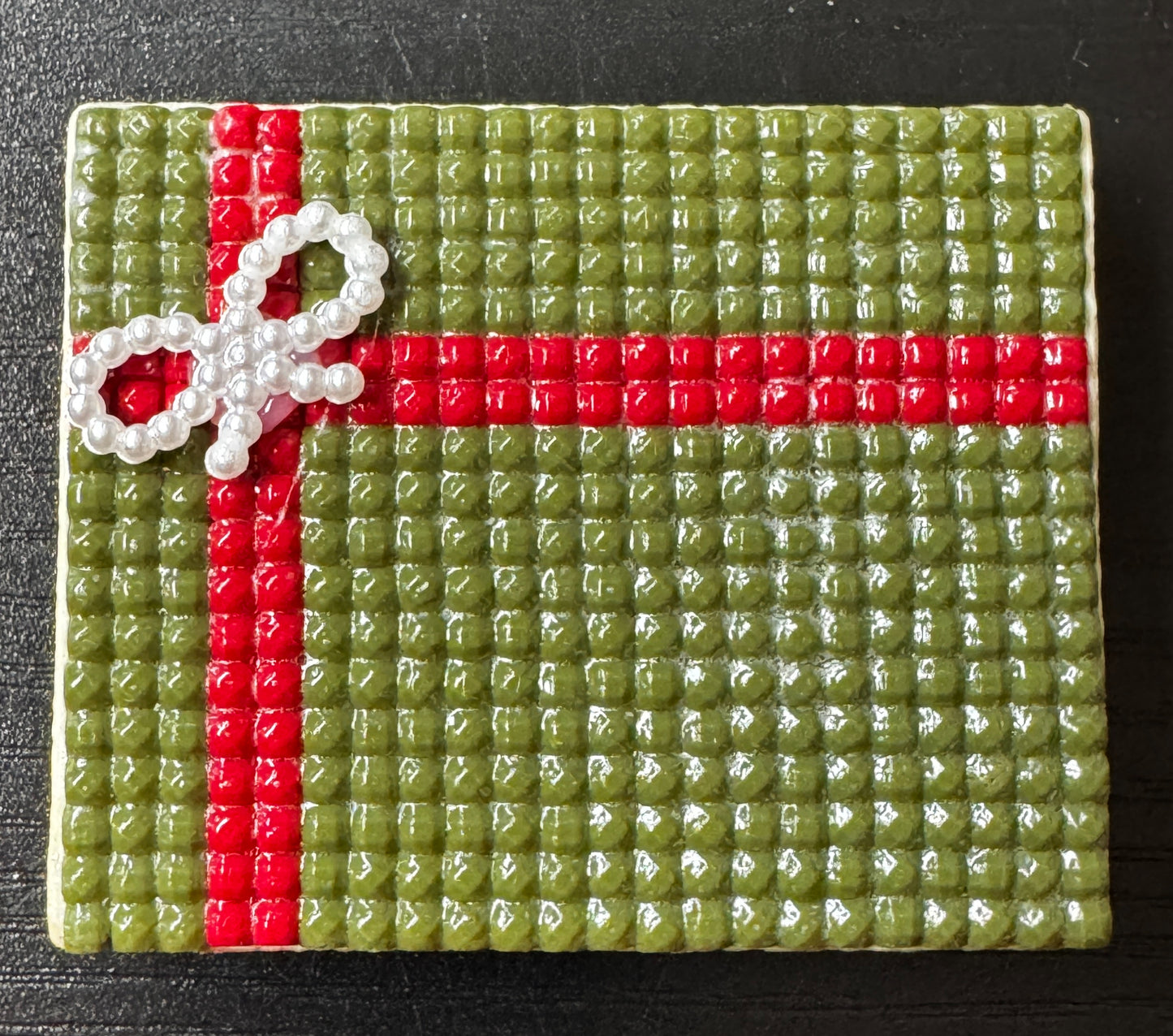 Green and Red Gift Magnet - 50% off