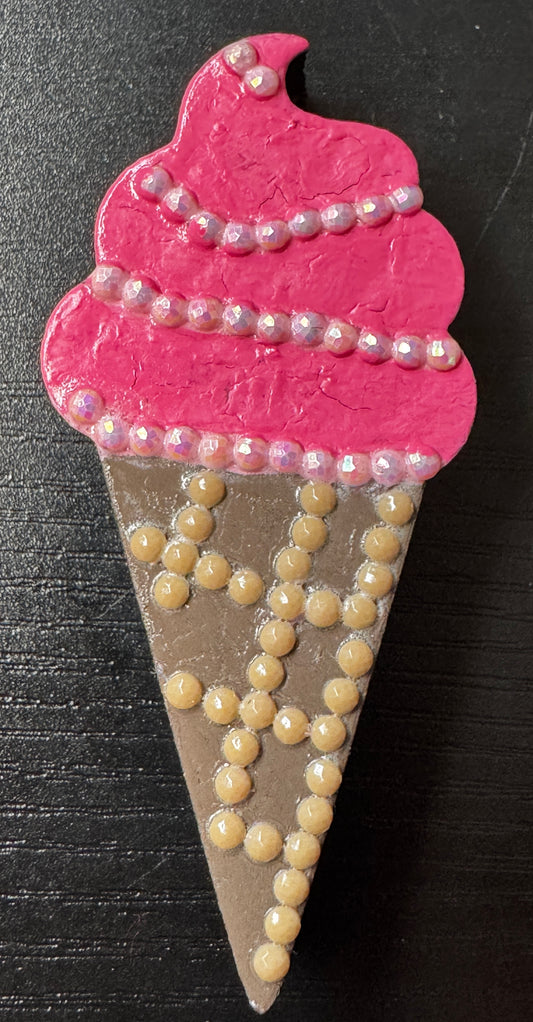 Ice cream cone magnet (cherry)