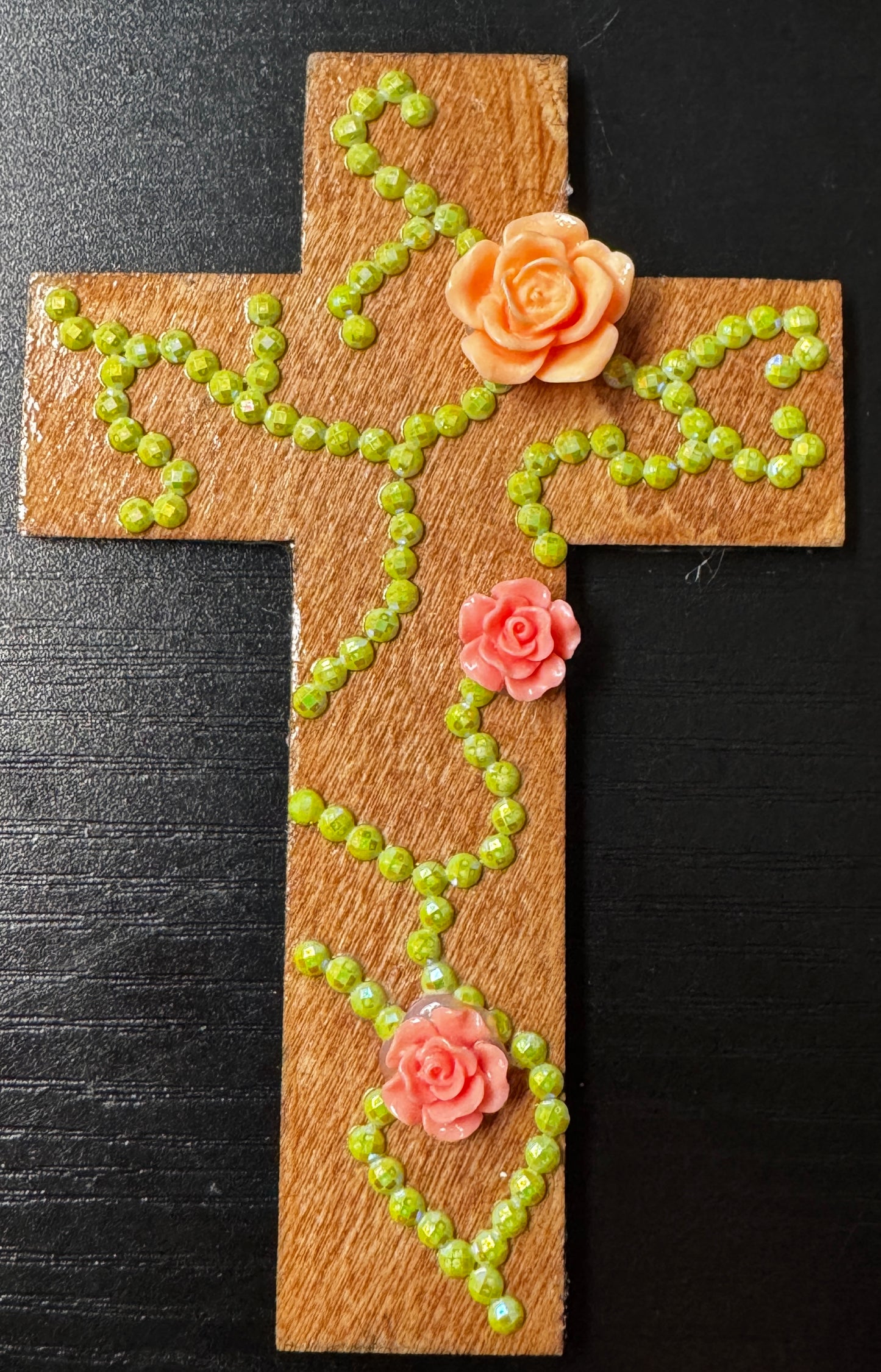 Peach Flowers with Green vines cross magnet